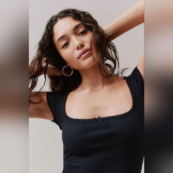 NWOT BDG Callie Short Sleeve Baby Tee - missing little bow on front - Picture 4 of 5